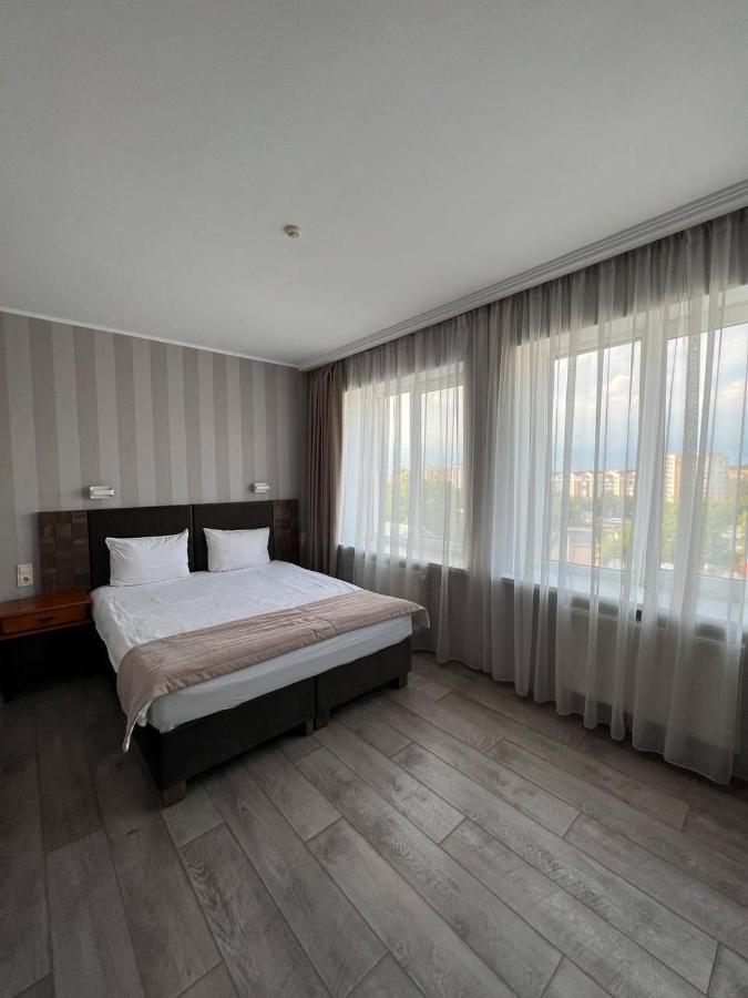 טרנופיל Pallada Hotel מראה חיצוני תמונה
