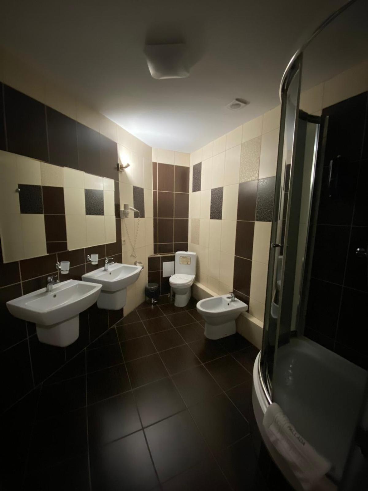 טרנופיל Pallada Hotel מראה חיצוני תמונה