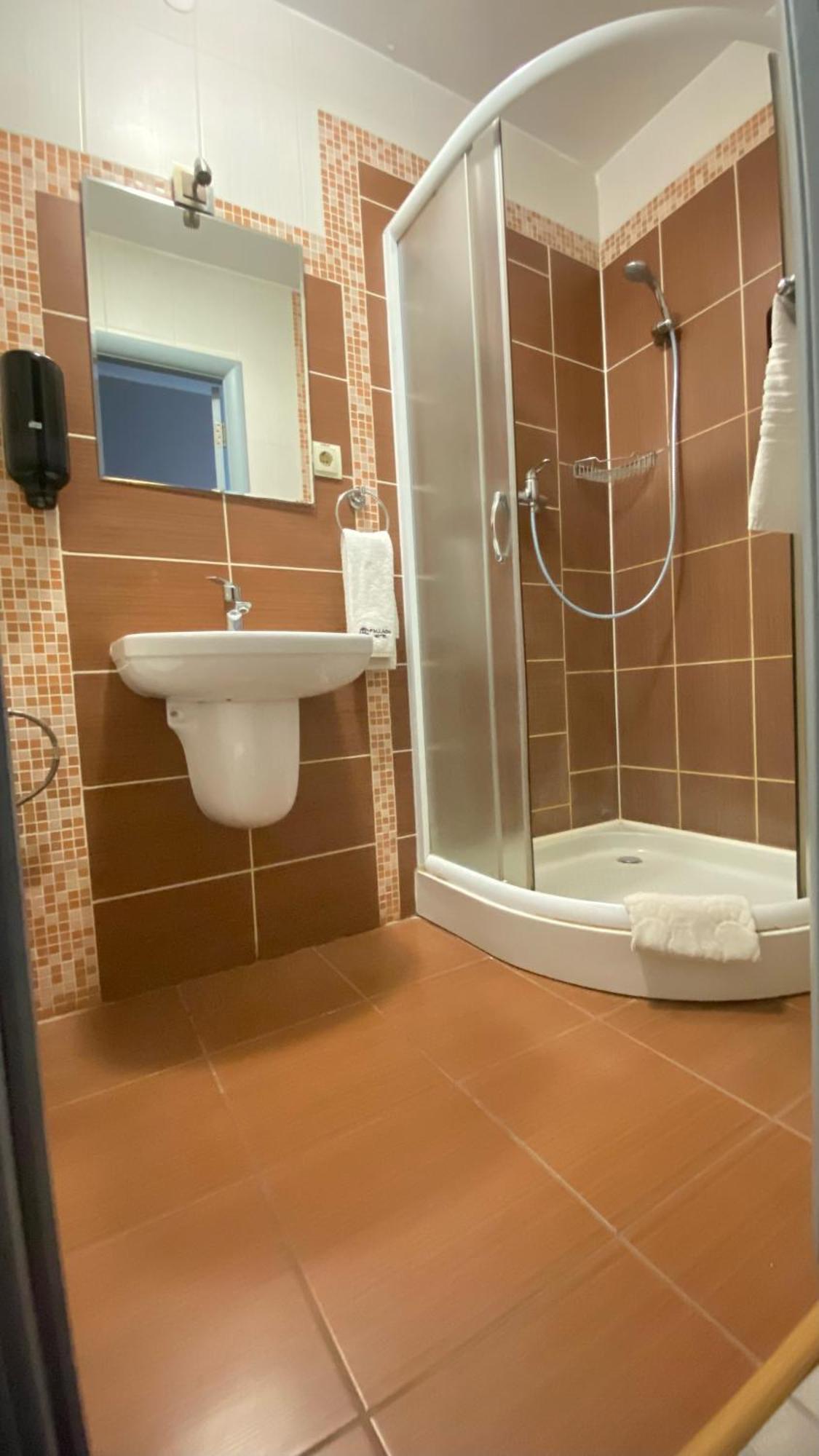 טרנופיל Pallada Hotel מראה חיצוני תמונה
