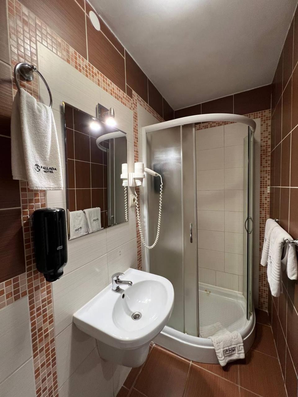טרנופיל Pallada Hotel מראה חיצוני תמונה