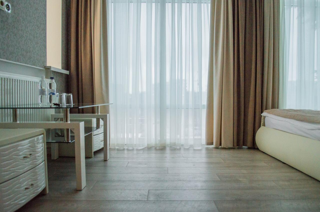 טרנופיל Pallada Hotel מראה חיצוני תמונה