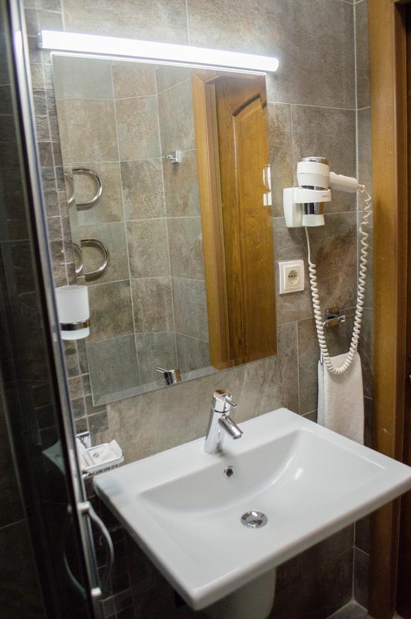טרנופיל Pallada Hotel מראה חיצוני תמונה