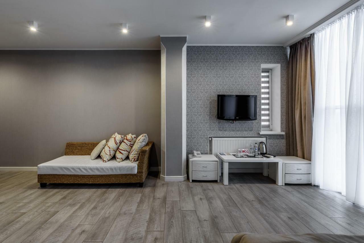 טרנופיל Pallada Hotel מראה חיצוני תמונה